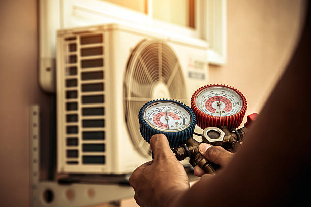 Professional Hvac technician working in Boerne, TX